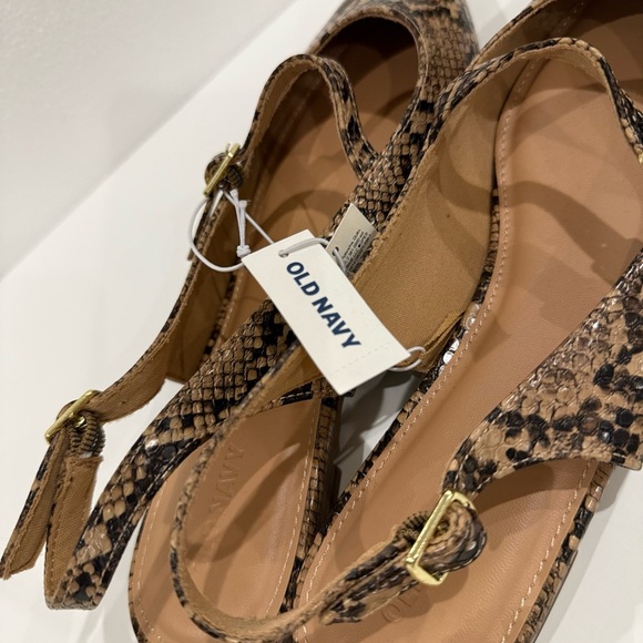 Old Navy Brown Pointed Toe Flats - Picture 6 of 10